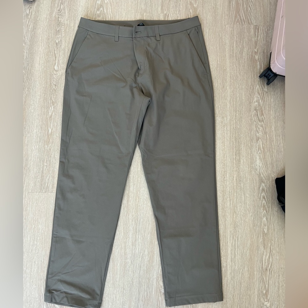Lulu lemon size 36 pants